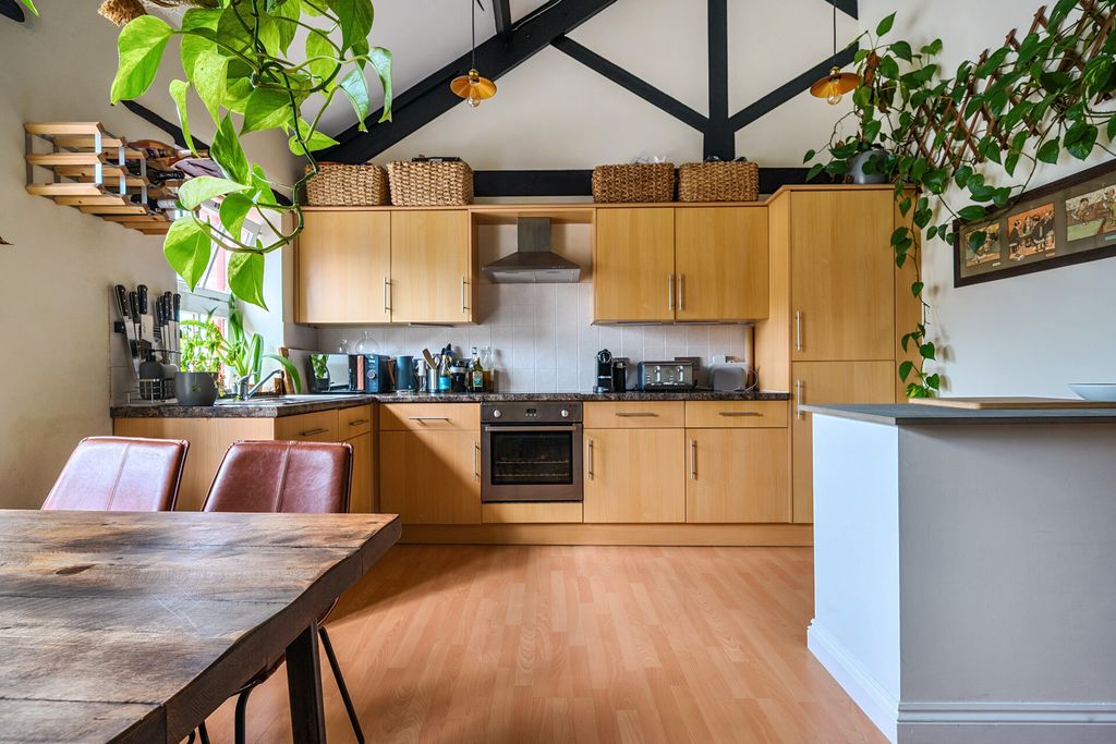 Property photo 2 of 24 23-6A71F8Cfad2c5-...