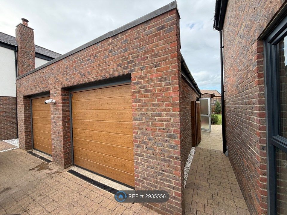 Property photo 3 of 35