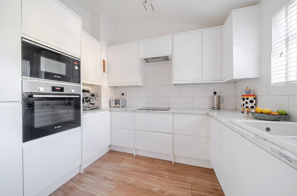 Property photo 3 of 26 1486482-13-6A4E12...