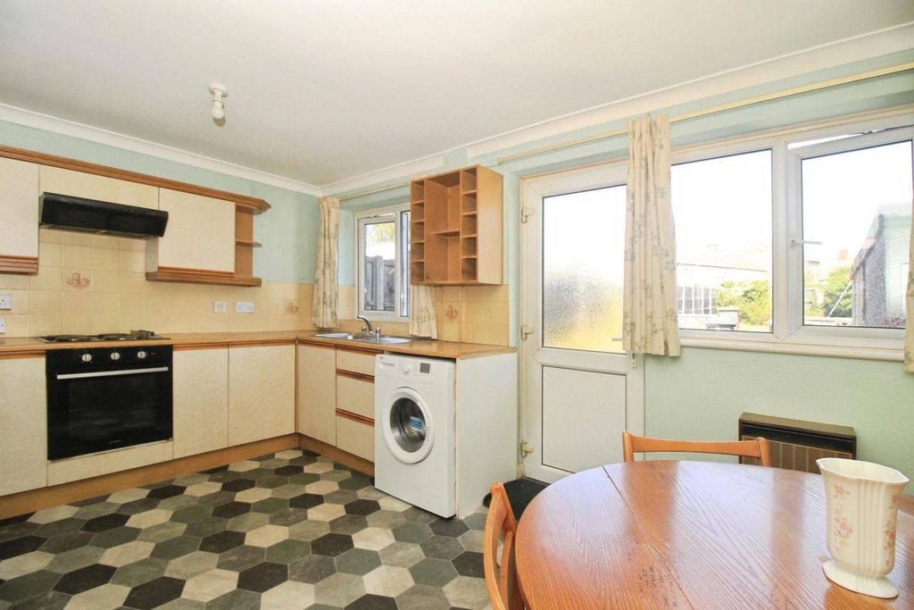 Property photo 2 of 12 Kitchen Diner