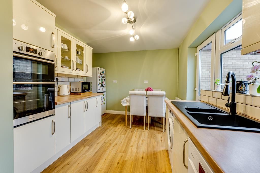 Property photo 3 of 27 7 Denton Court, Burton Latimer-12.Jpg