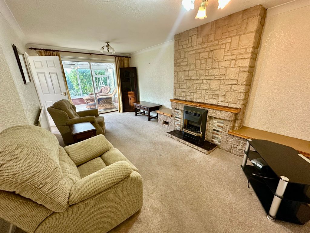 Property photo 2 of 12 Bathroom