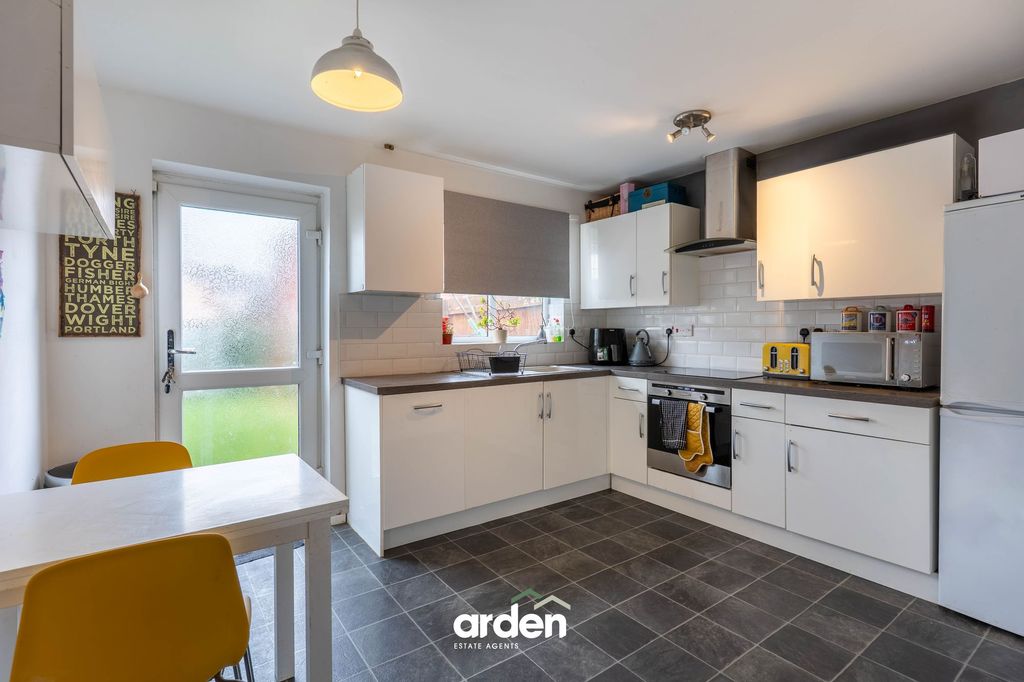 Property photo 2 of 8