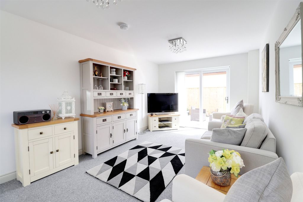 Property photo 2 of 12 2 - Picture No. 02