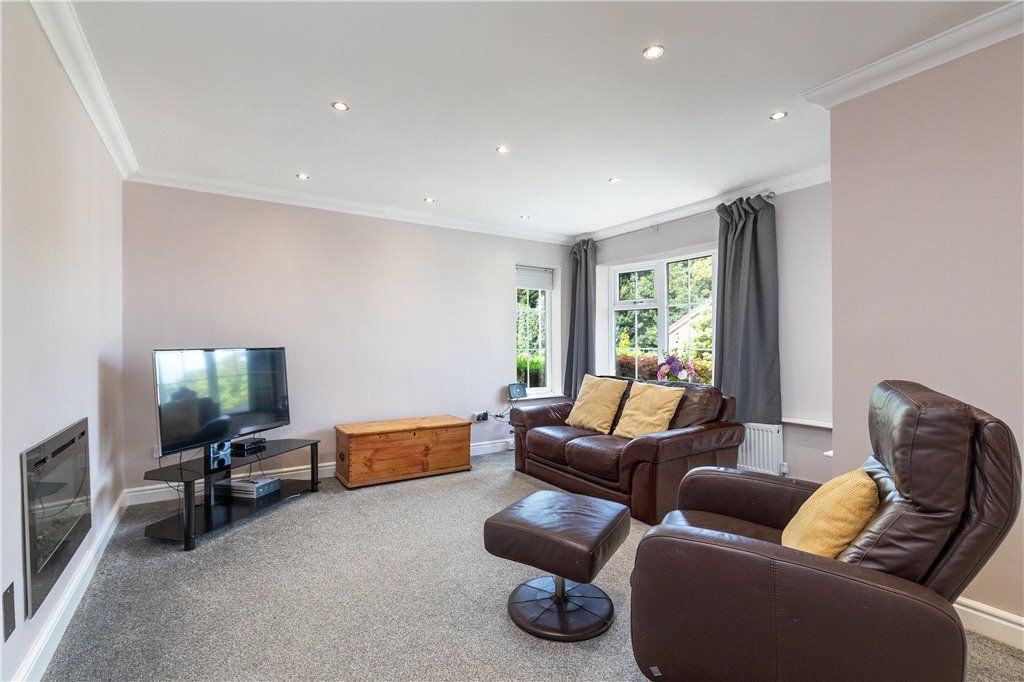 Property photo 3 of 25 Sitting Room