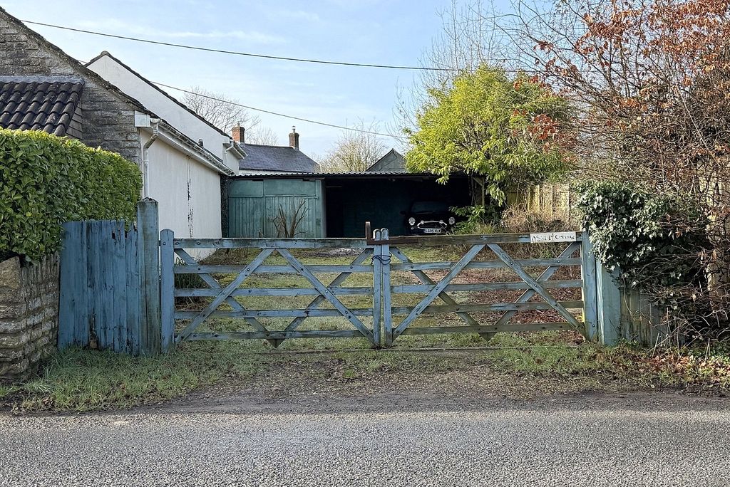 Property photo 2 of 19 Picture No. 14