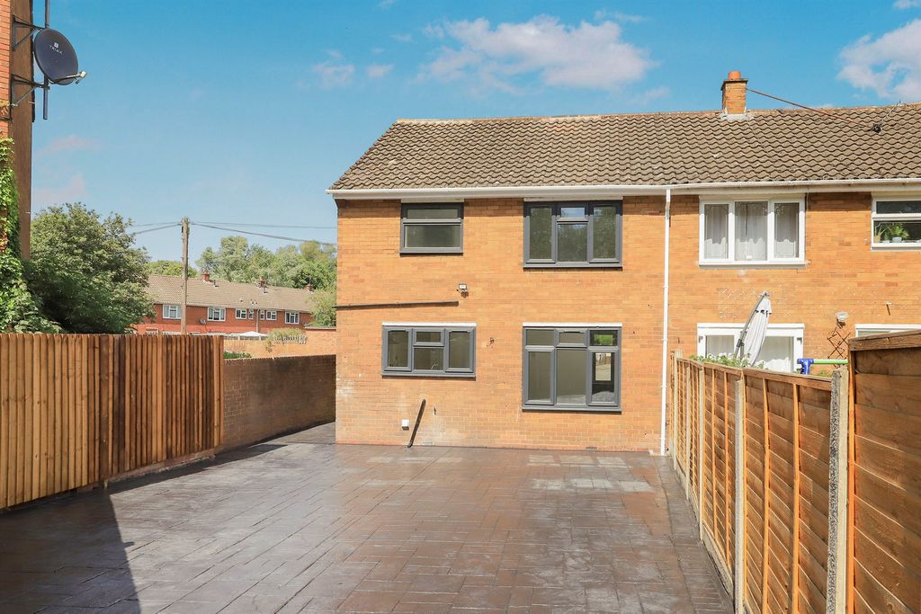 Property photo 3 of 18