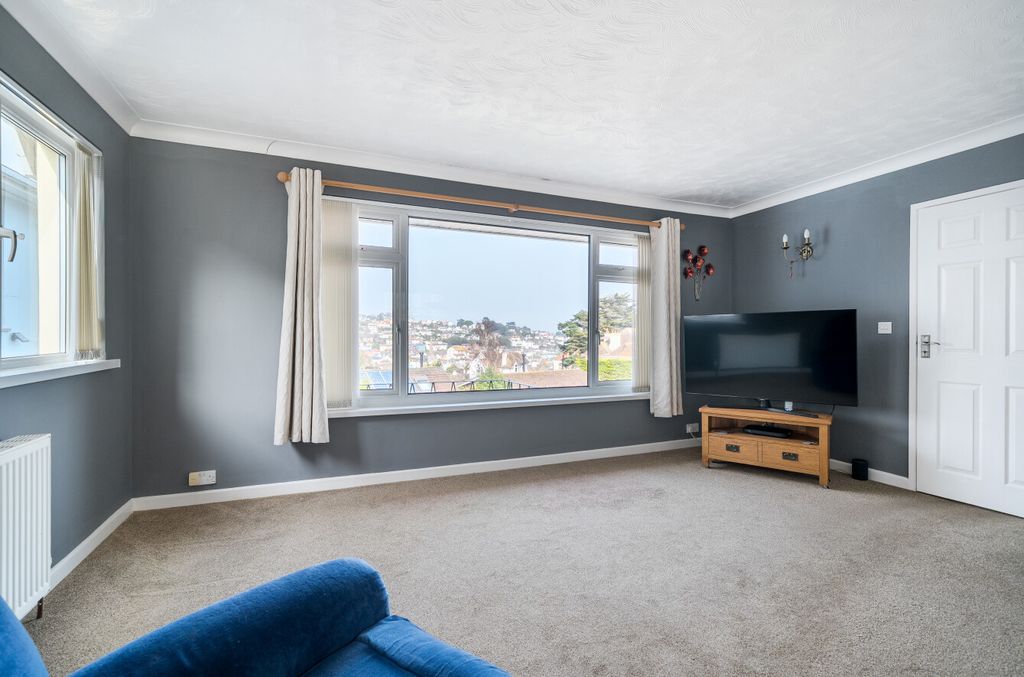 Property photo 2 of 23 Living Room