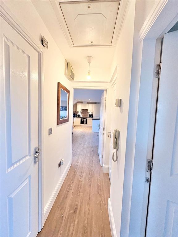 Property photo 2 of 17 Hall.Jpg