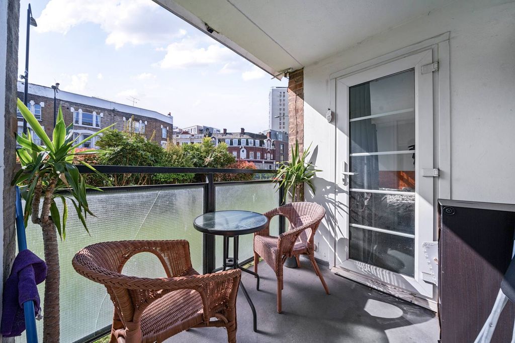 Property photo 2 of 9