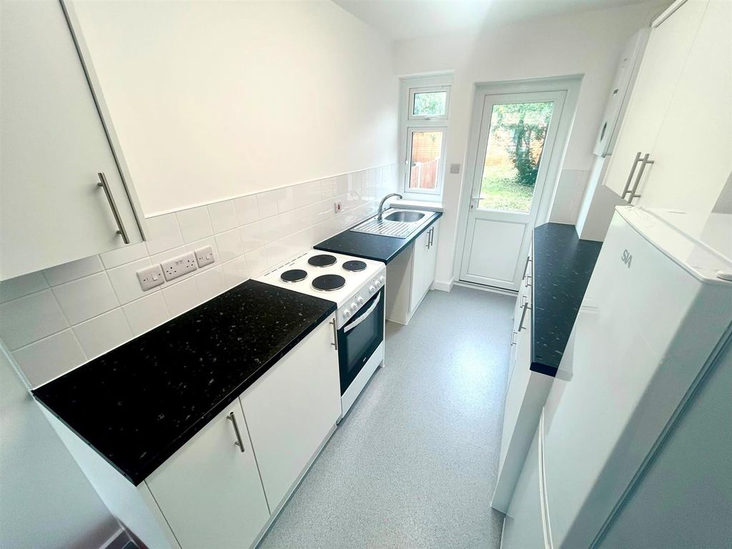 Property photo 2 of 12 Kitchen 2.Jpg