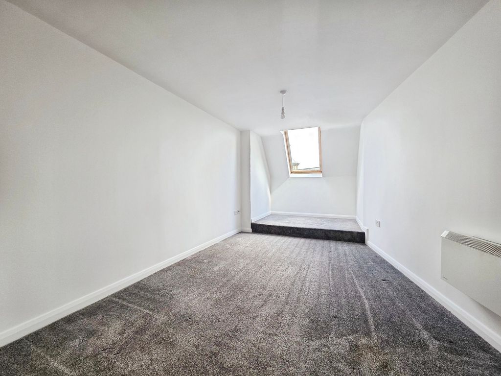 Property photo 3 of 13 Open Plan Living 1