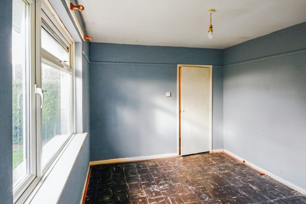 Property photo 3 of 9 20251114042232_Living-Room-3_Uvaoi.Jpg