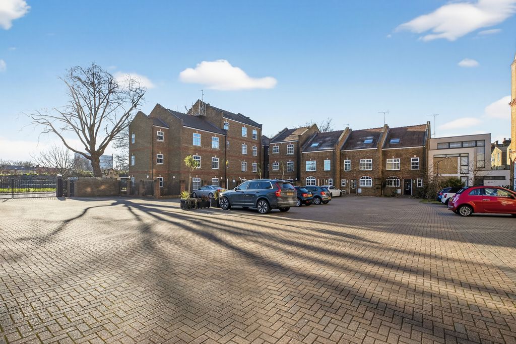 Property photo 2 of 15