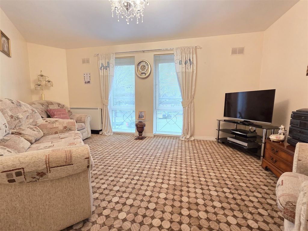 Property photo 3 of 8 Living Room