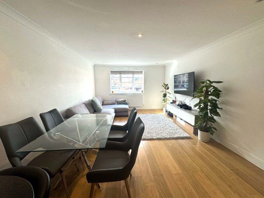 Property photo 1 of 4 Photo 3