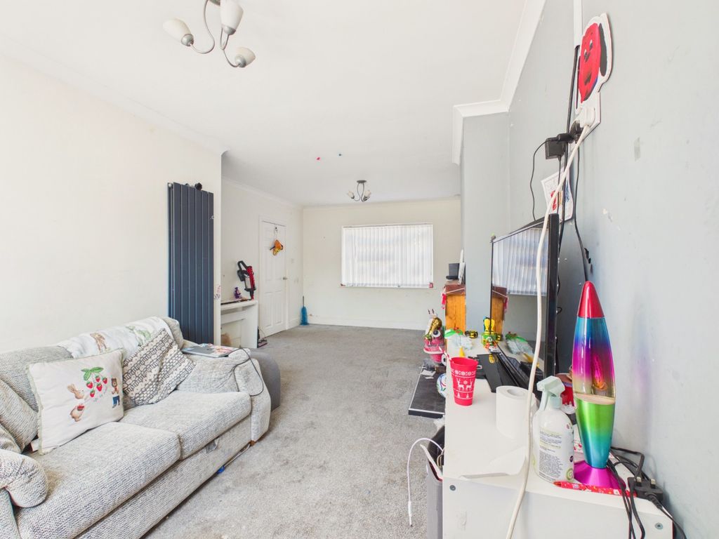 Property photo 2 of 12 5224525