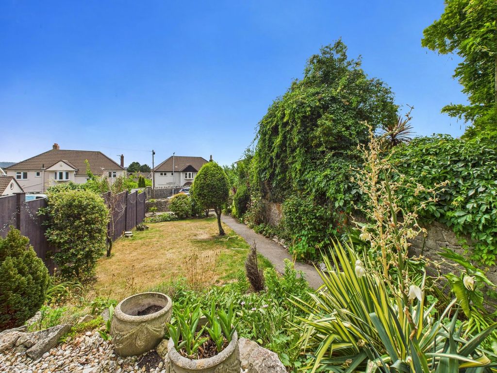 Property photo 2 of 24