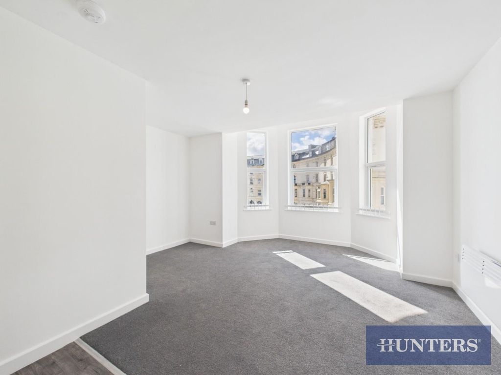 Property photo 3 of 7 Cam05333G0-Pr0250-Still005.Jpg