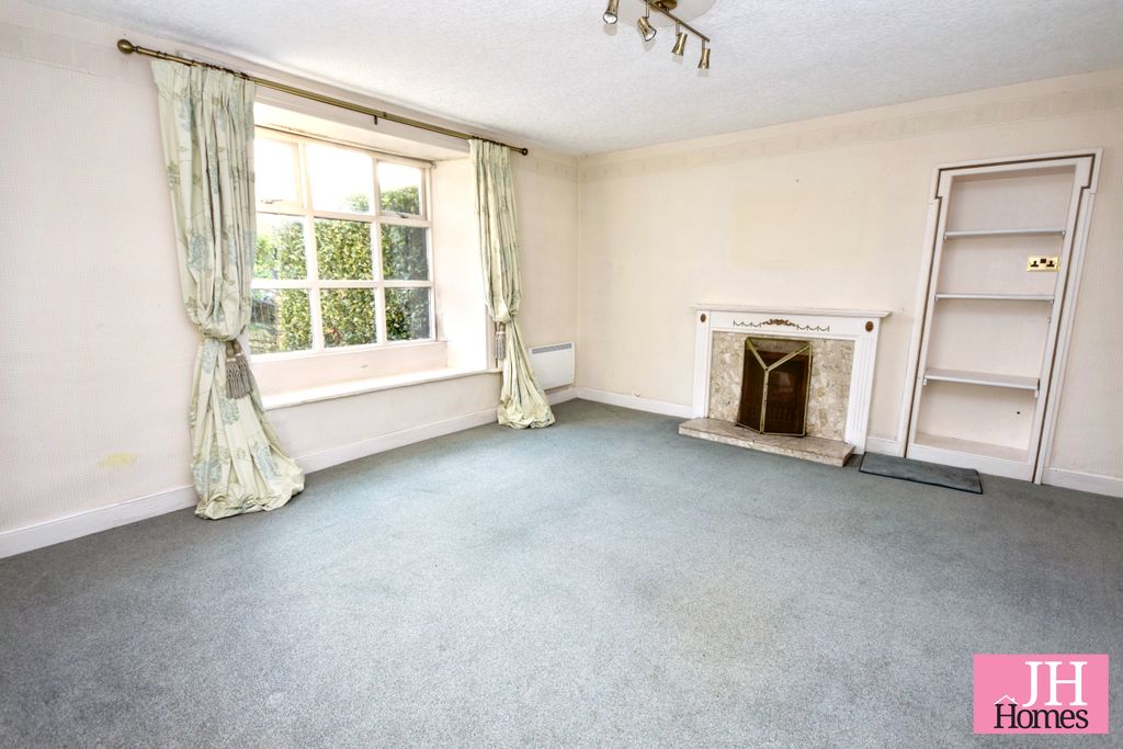 Property photo 3 of 21