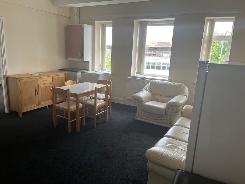 Property photo 2 of 7