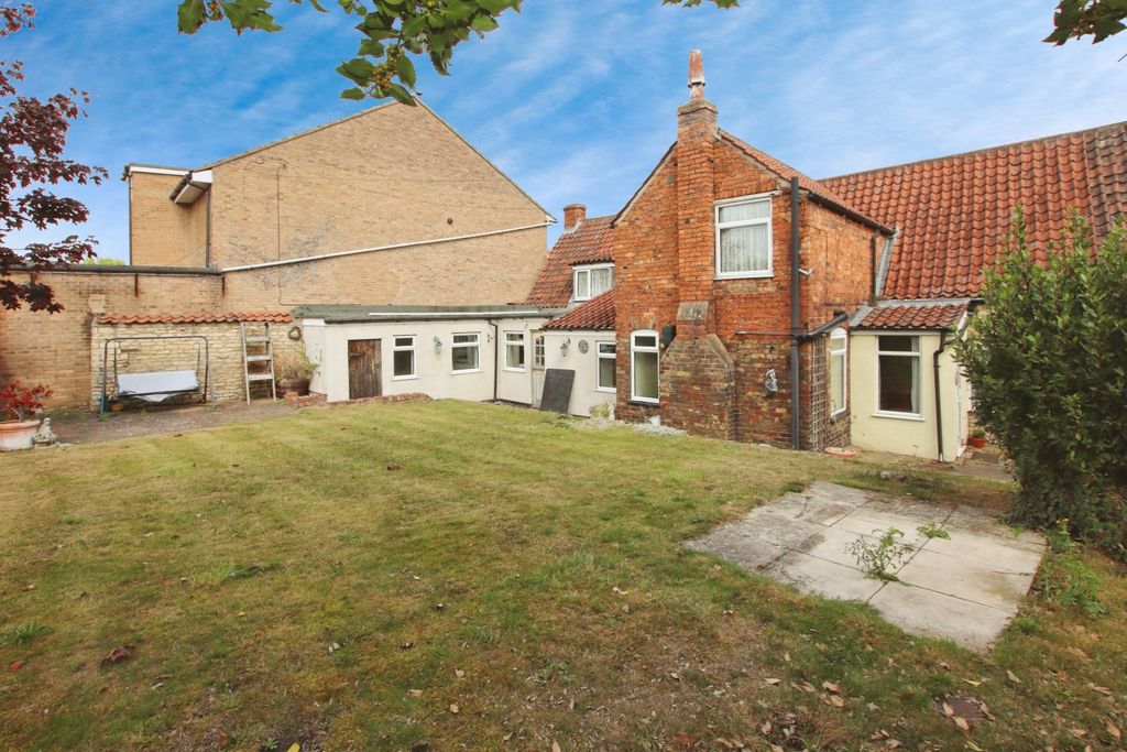 Property photo 1 of 25 4489700
