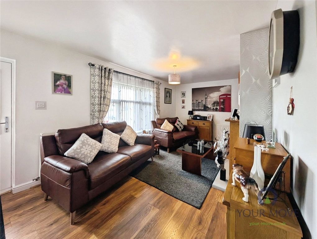 Property photo 2 of 11 Lounge