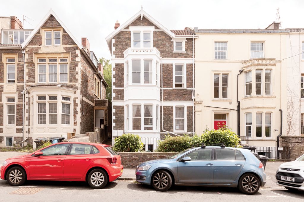 Property photo 2 of 10 Photo 1