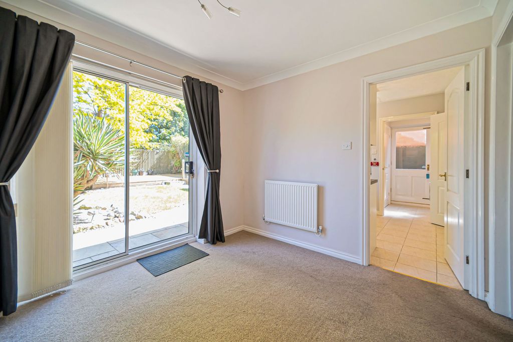 Property photo 3 of 33