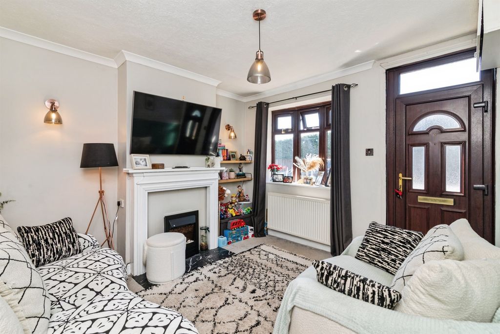 Property photo 3 of 16