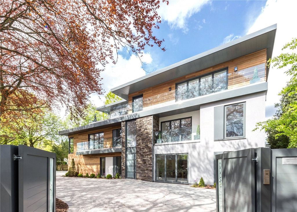 Property photo 1 of 12 External