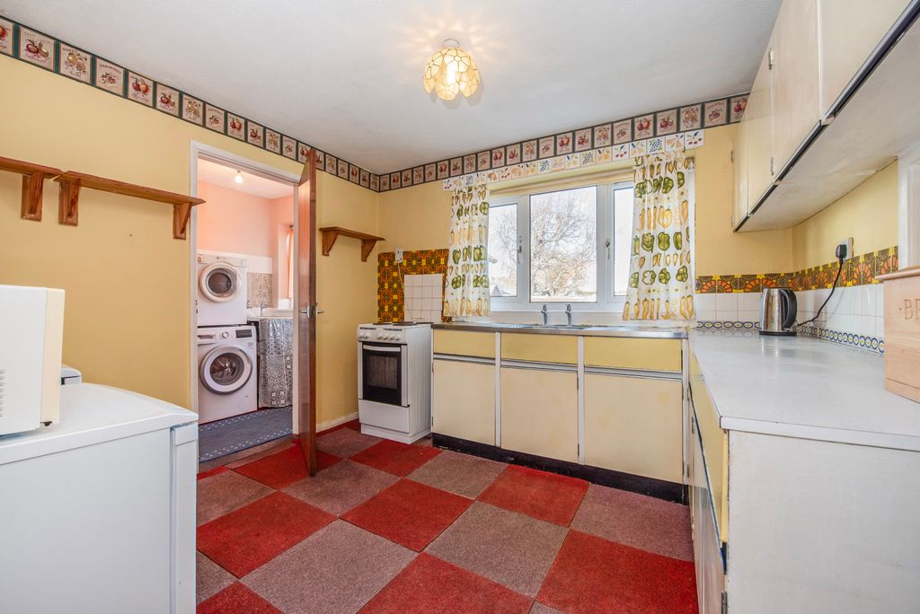 Property photo 2 of 30