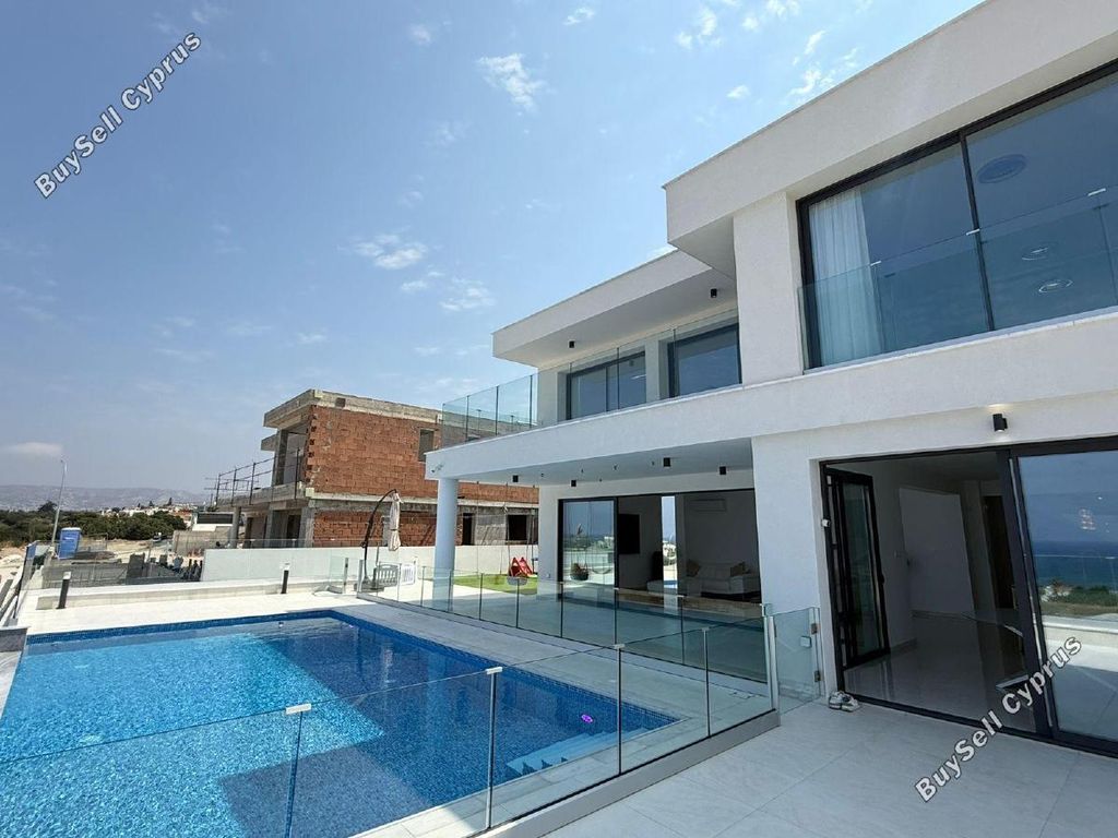 Property photo 3 of 34