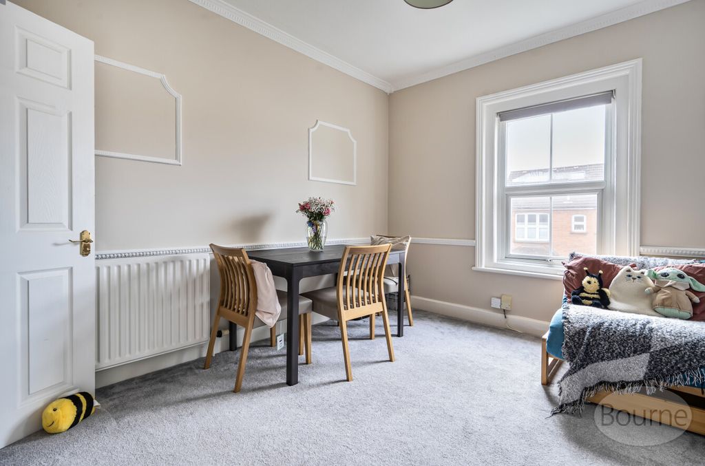 Property photo 3 of 13 7Cdb8033-35De-423...