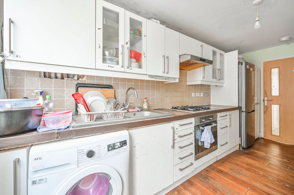 Property photo 2 of 6