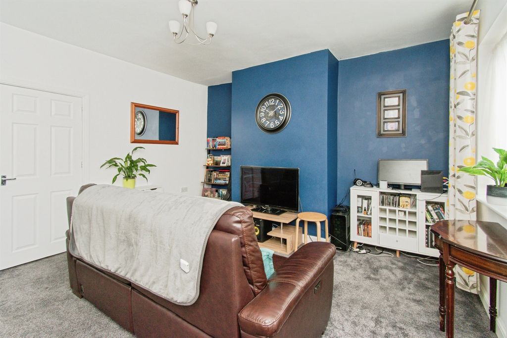 Property photo 2 of 13