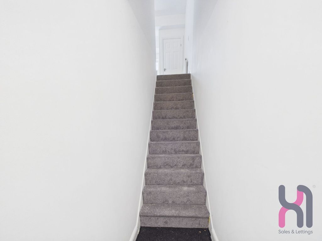 Property photo 3 of 44