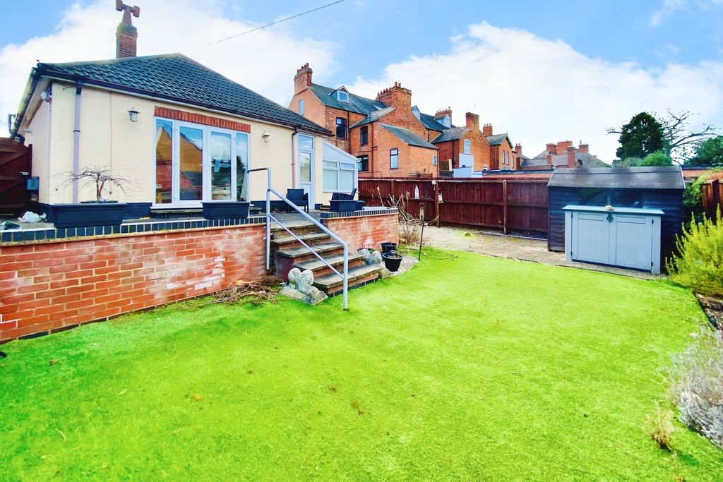 Property photo 2 of 20