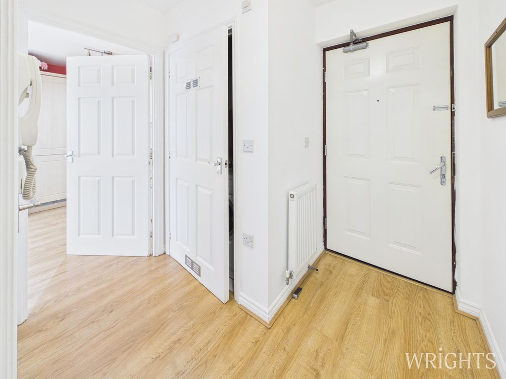 Property photo 3 of 11 Cam05659G0-Pr0234-Still007
