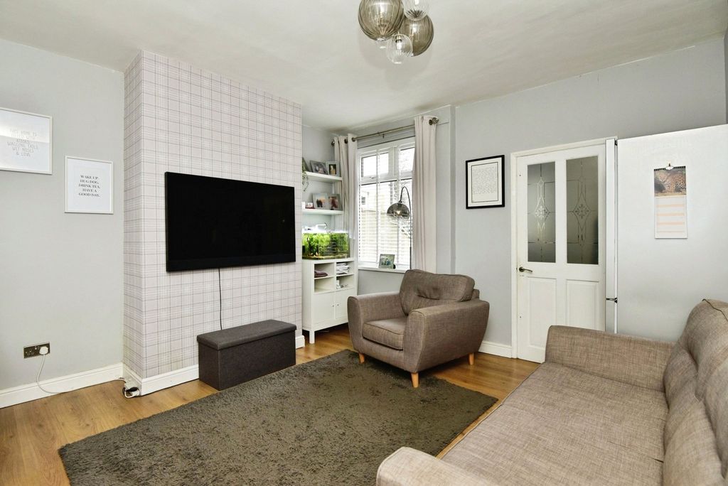 Property photo 3 of 14 Pbox-Img.Jpg