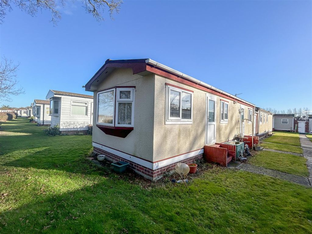 Property photo 1 of 10 Outside Front