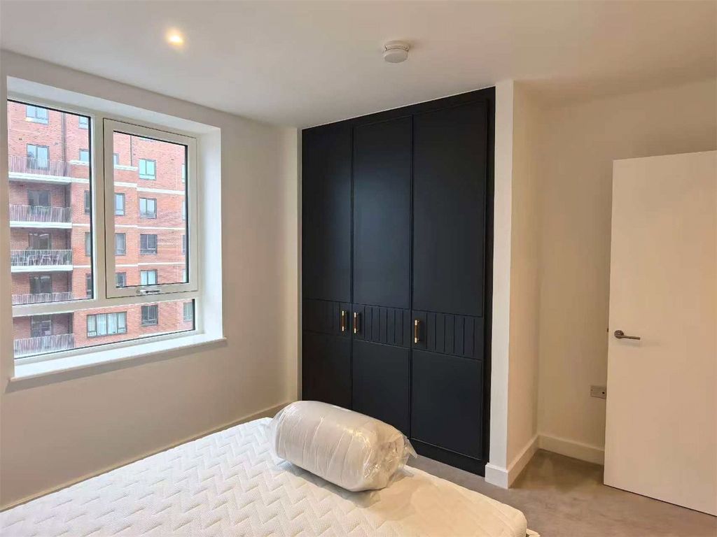 Property photo 3 of 8 Picture No. 16