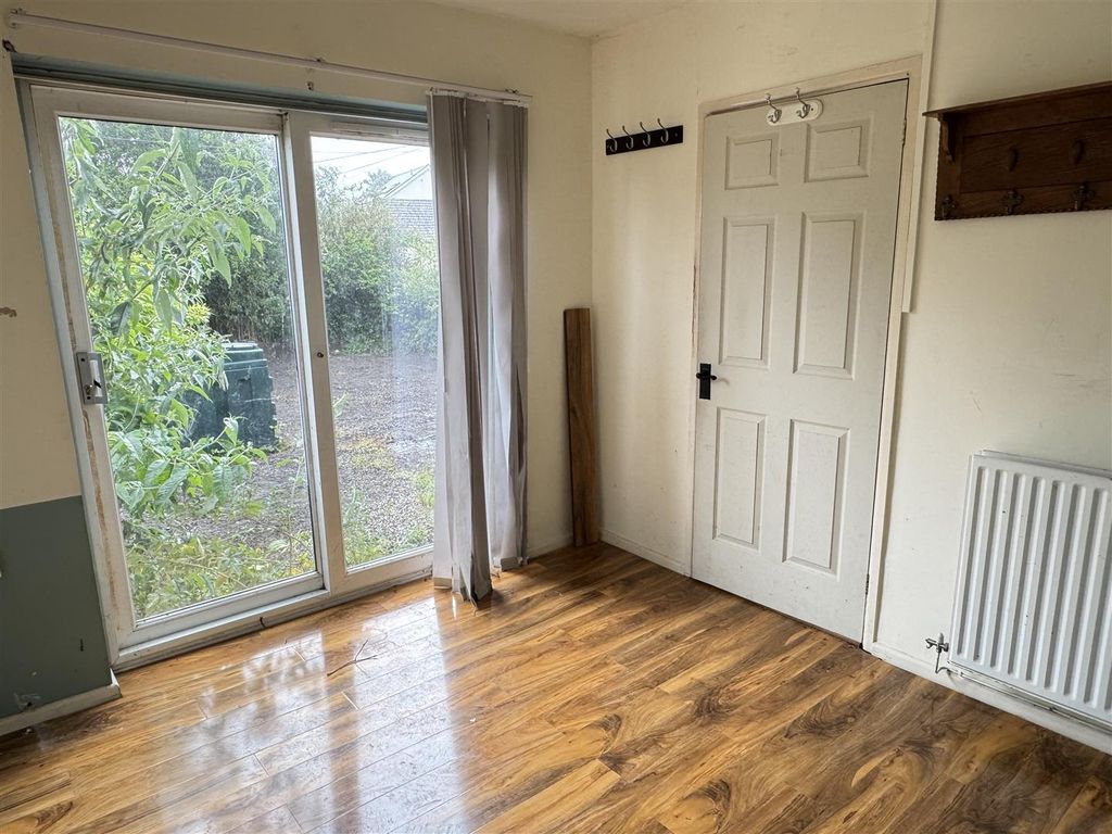 Property photo 3 of 27 Dining Room