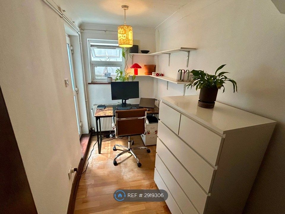 Property photo 3 of 4
