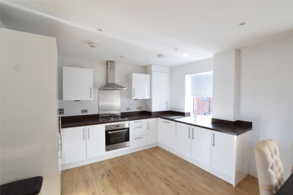 Property photo 1 of 8 Kitchen