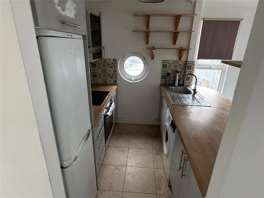 Property photo 2 of 8 Picture No. 16