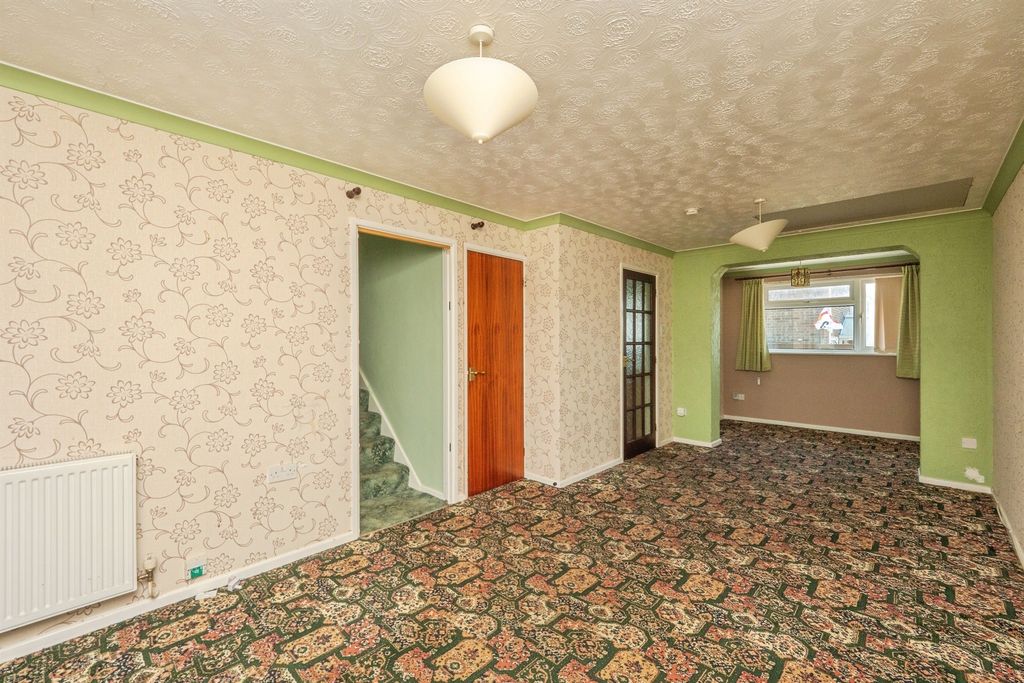 Property photo 3 of 17