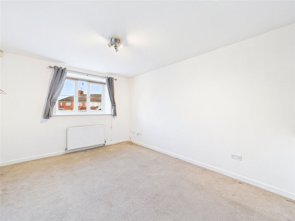 Property photo 2 of 12 Picture No. 16