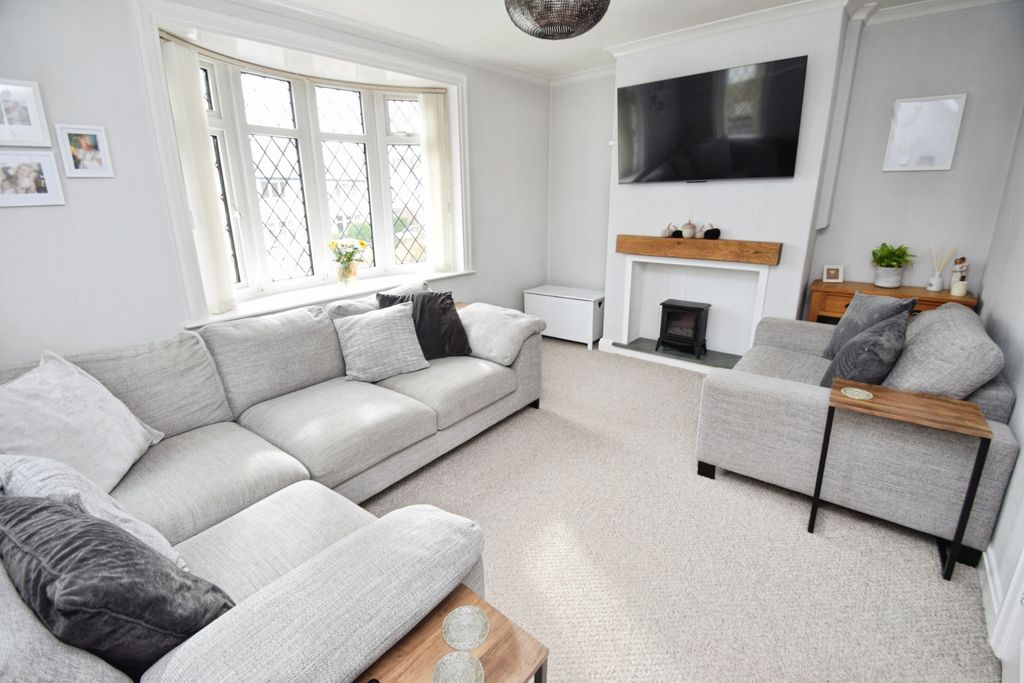 Property photo 2 of 11 c35Ed606-Lounge