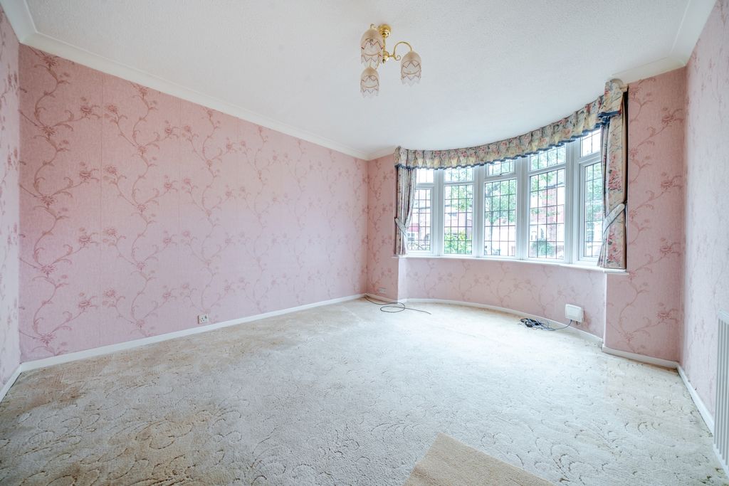 Property photo 2 of 15 Front Room